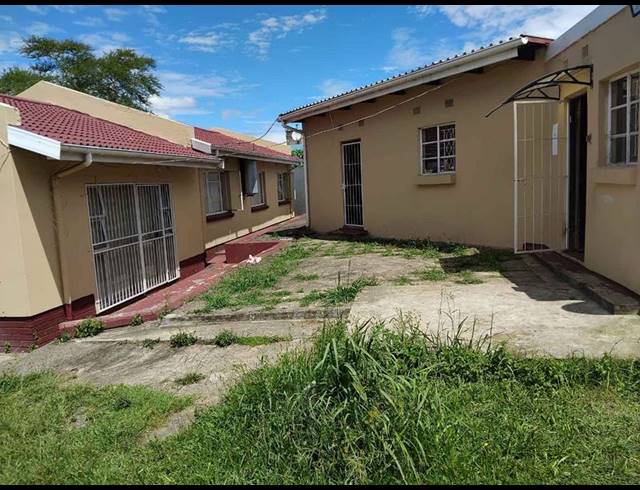 6 BEDROOM HOUSE FOR SALE IN SOUTHERNWOOD